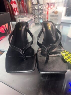 Black Square-Toe Thong Heels